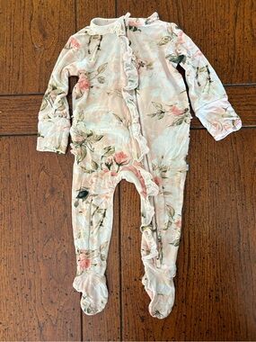 Posh Peanut Ruffled Zipper Footsie Baby Girl, Vintage Pink Rose, 0-3 months